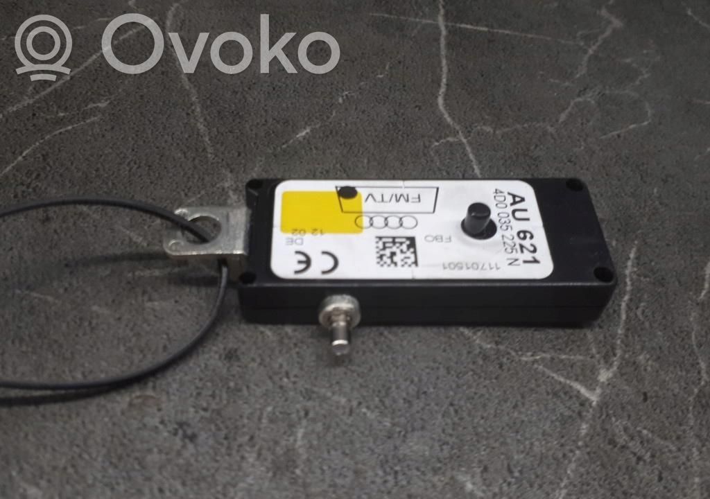Antenos stiprintuvas   4D0035225N