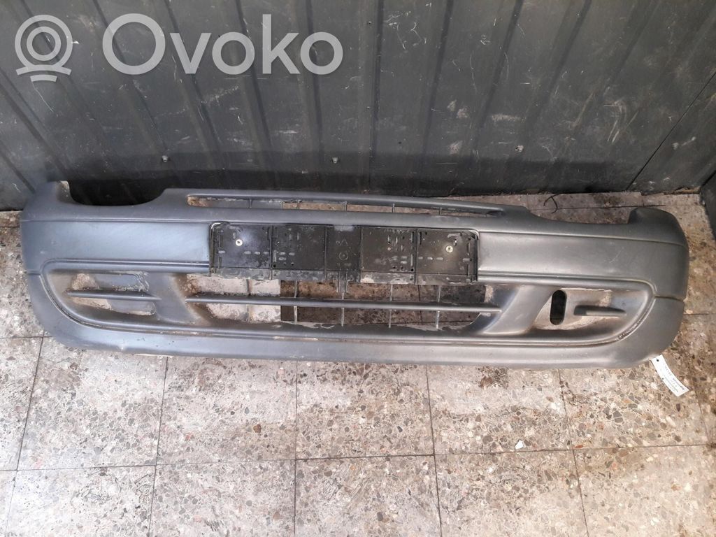 Renault Twingo I Parachoques delantero 