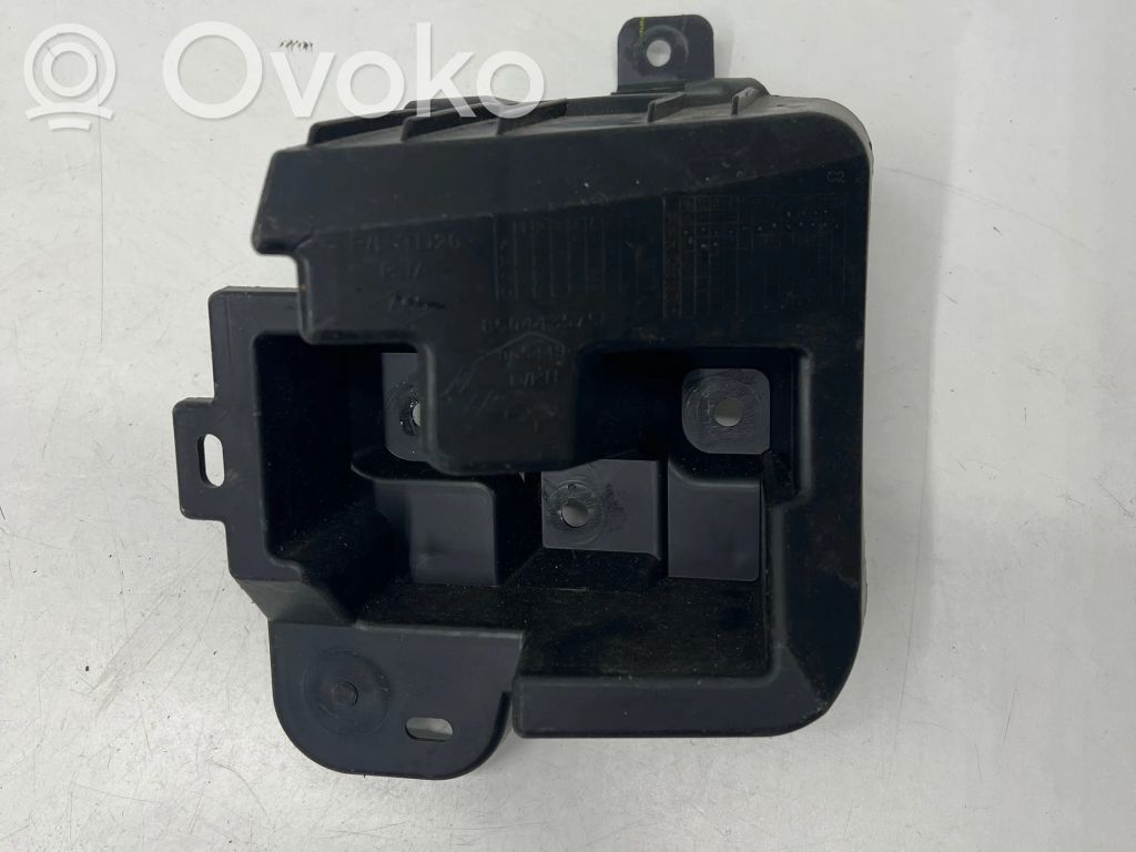 Renault Clio V Rear bumper mounting bracket 