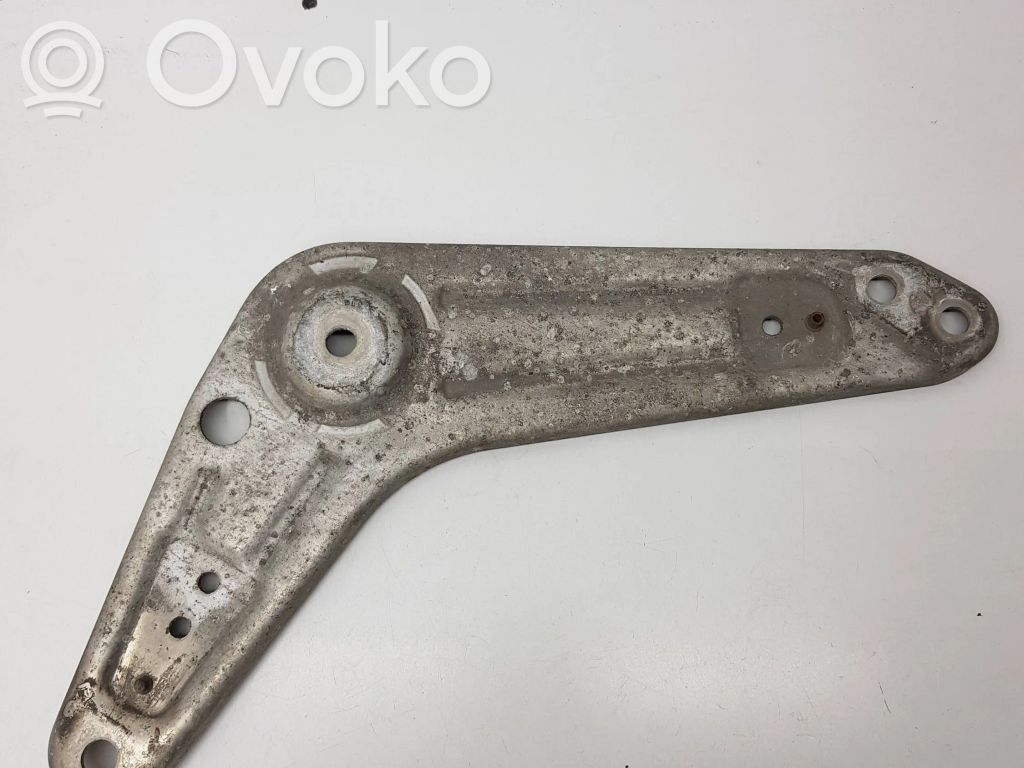 BMW X6 E71 Cits aizmugures šasijas elements 