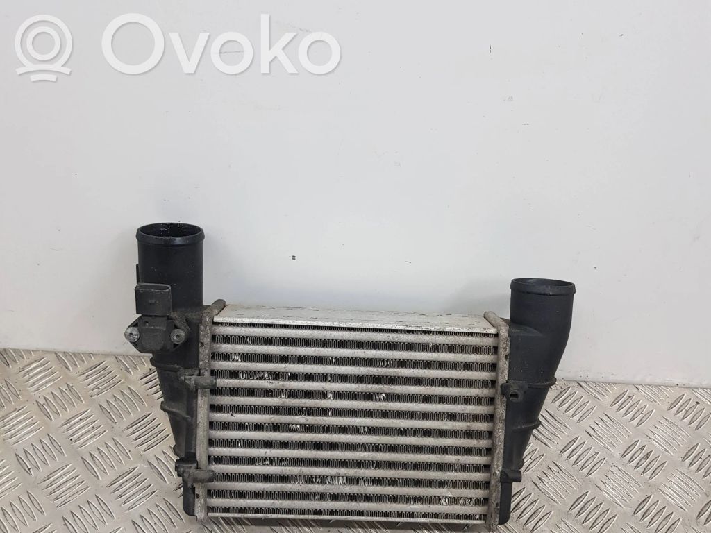 Volkswagen PASSAT B5.5 Interkūlerio radiatorius 
