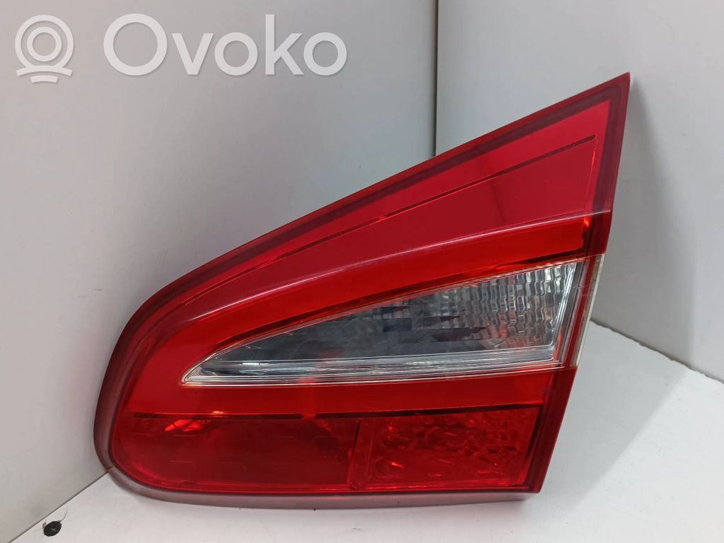 KIA Ceed Takaluukun takavalot 