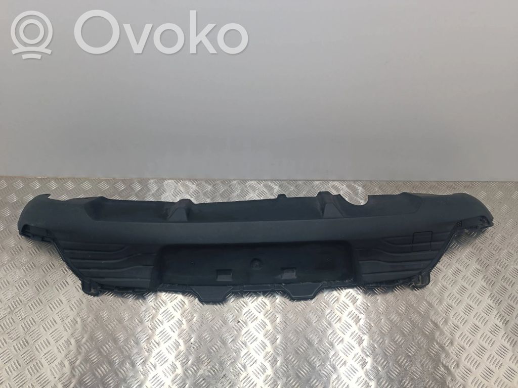 Renault Clio IV Borde del parachoques delantero 