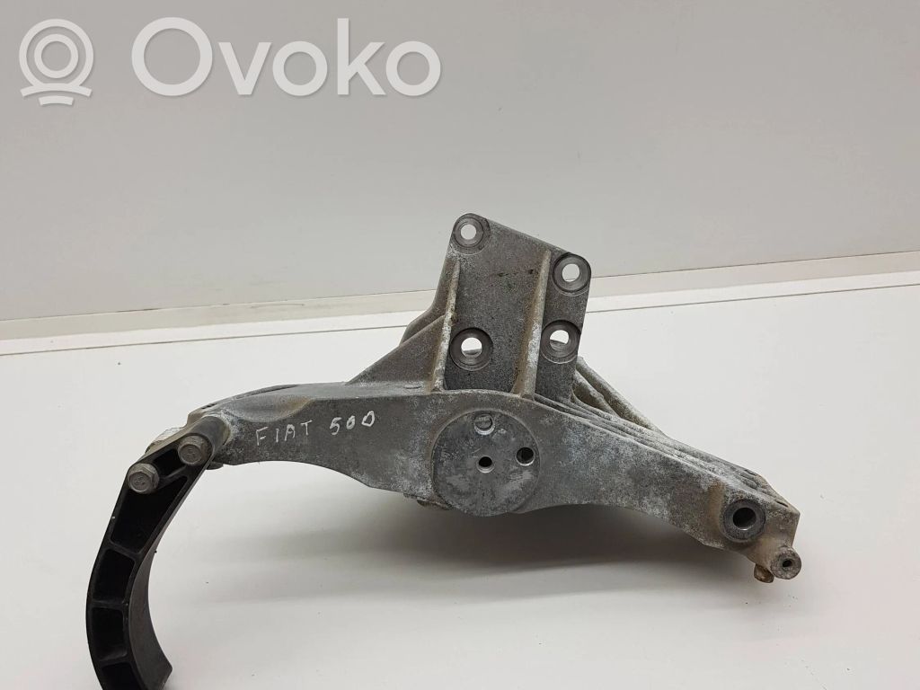 Fiat 500 Engine mounting bracket 