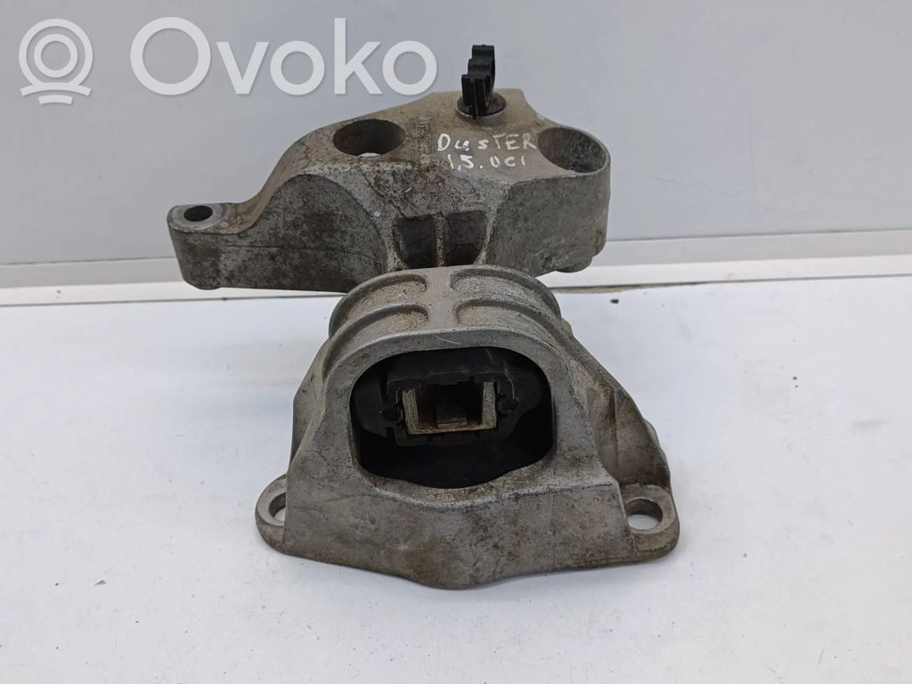 Engine mount bracket   112849221R