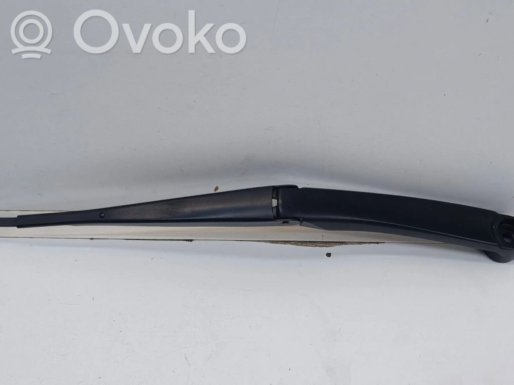 KIA Soul Front wiper blade arm 