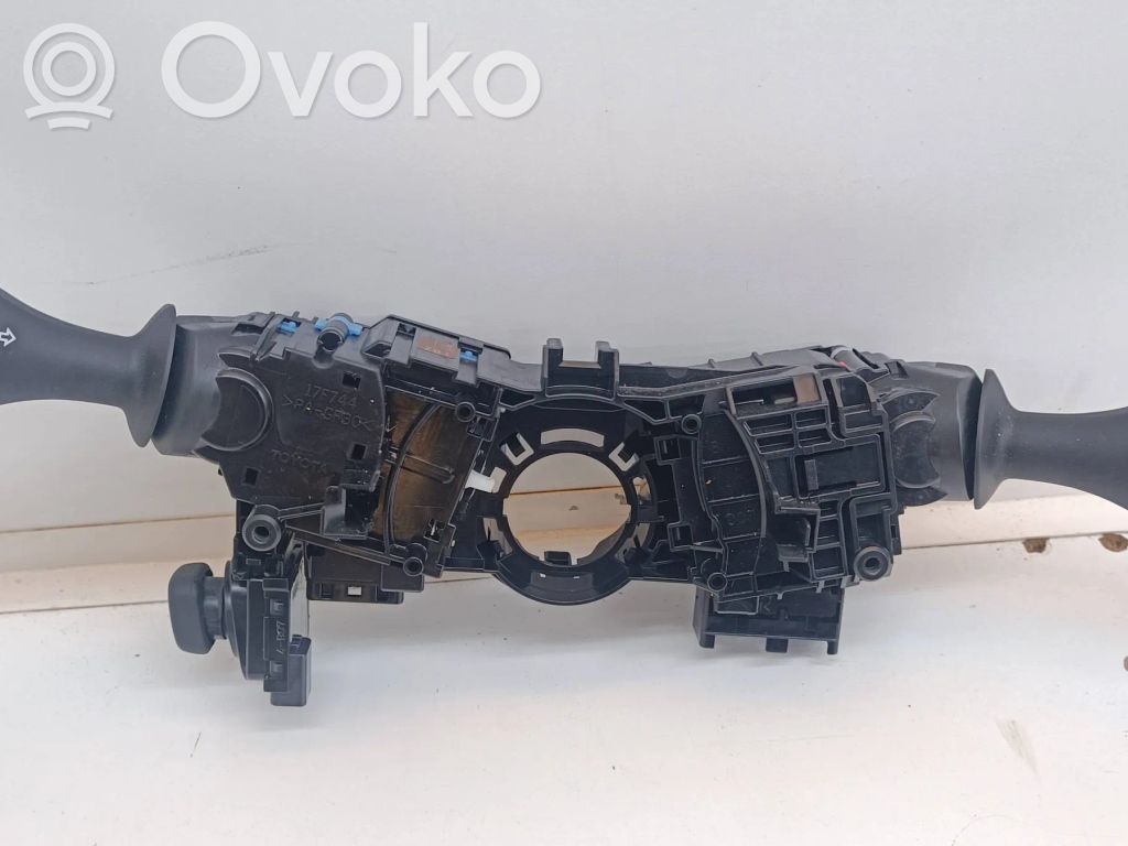 Lexus NX Rankenėlių komplektas 