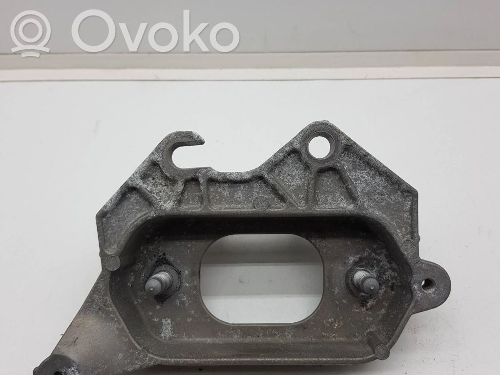 Renault Clio V Engine mount bracket 
