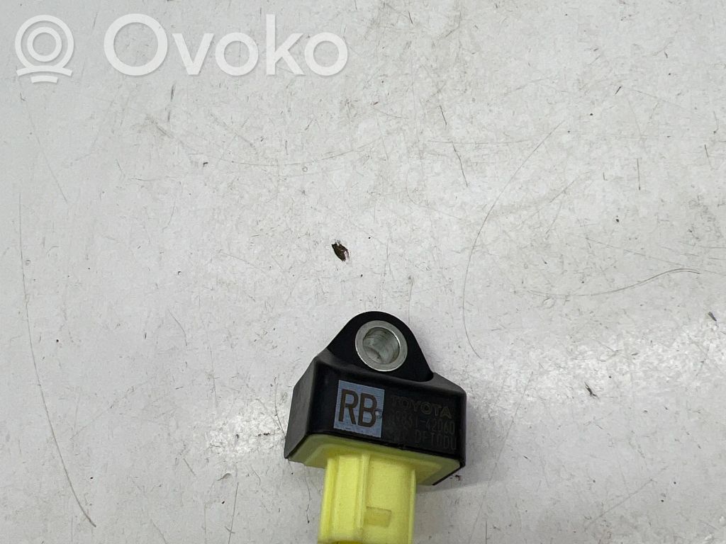 Toyota RAV 4 (XA50) Sensor impacto/accidente para activar Airbag 
