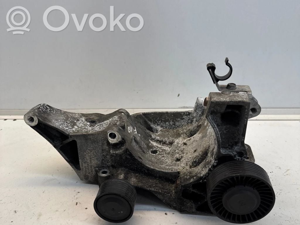 BMW 5 F10 F11 Generator/alternator bracket 