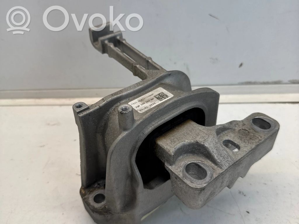 Skoda Kamiq Engine mount bracket 