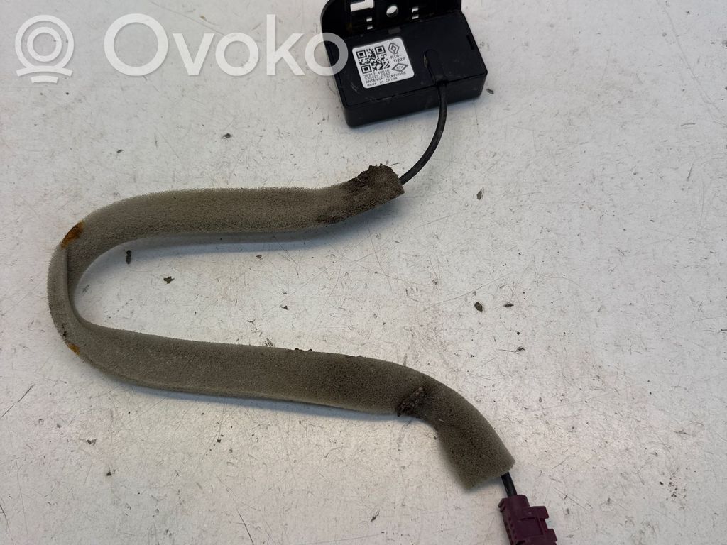 Renault Arkana Radio antena 