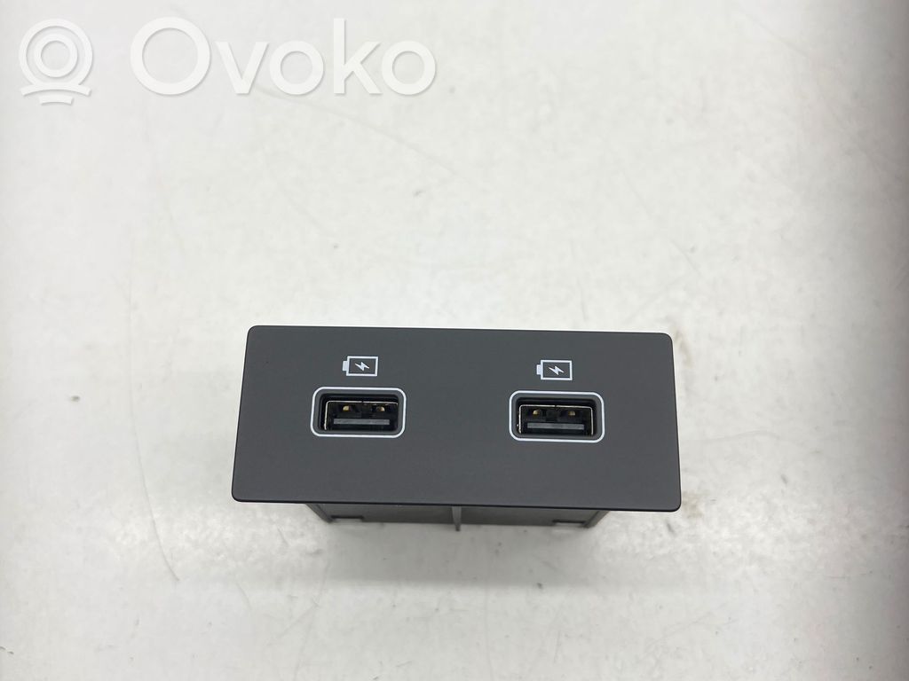 Renault Arkana USB jungtis 