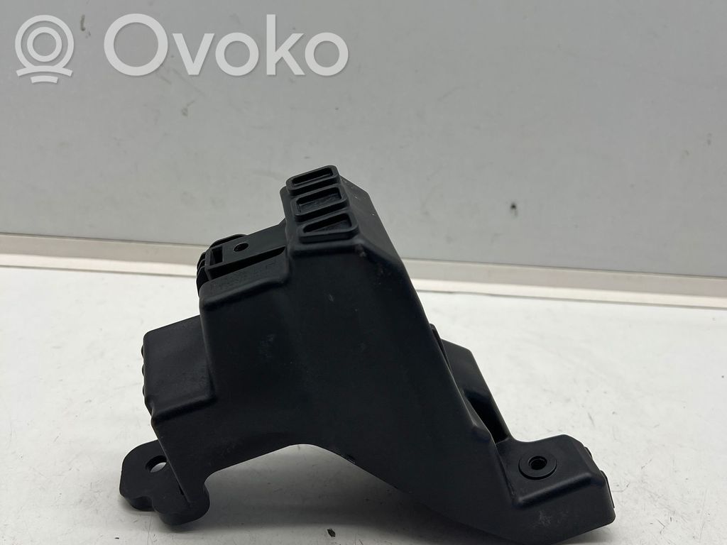 Front bumper mounting bracket   865B1CV000