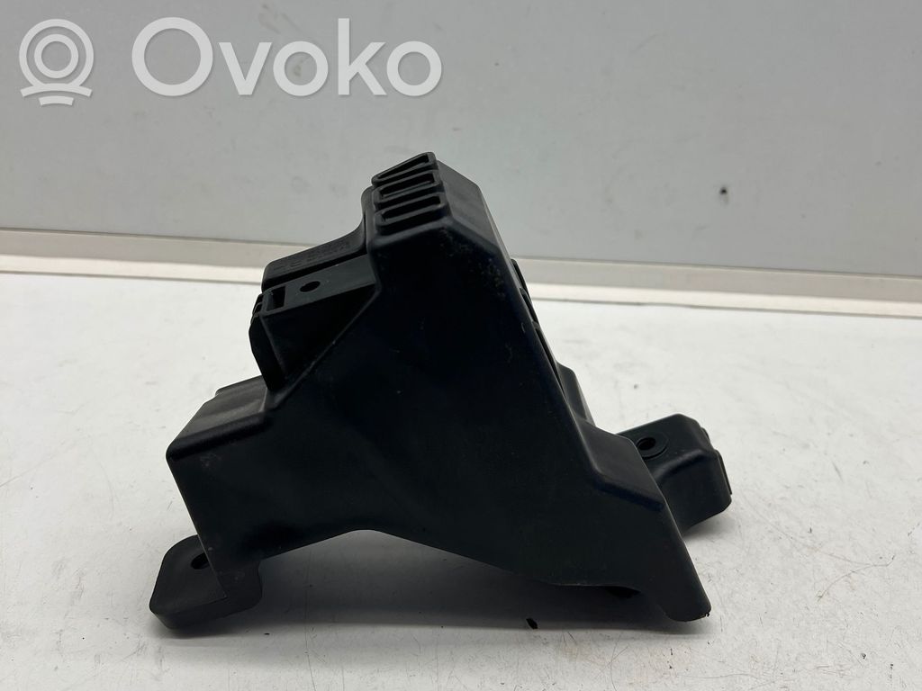 Front bumper mounting bracket   865B2CV000