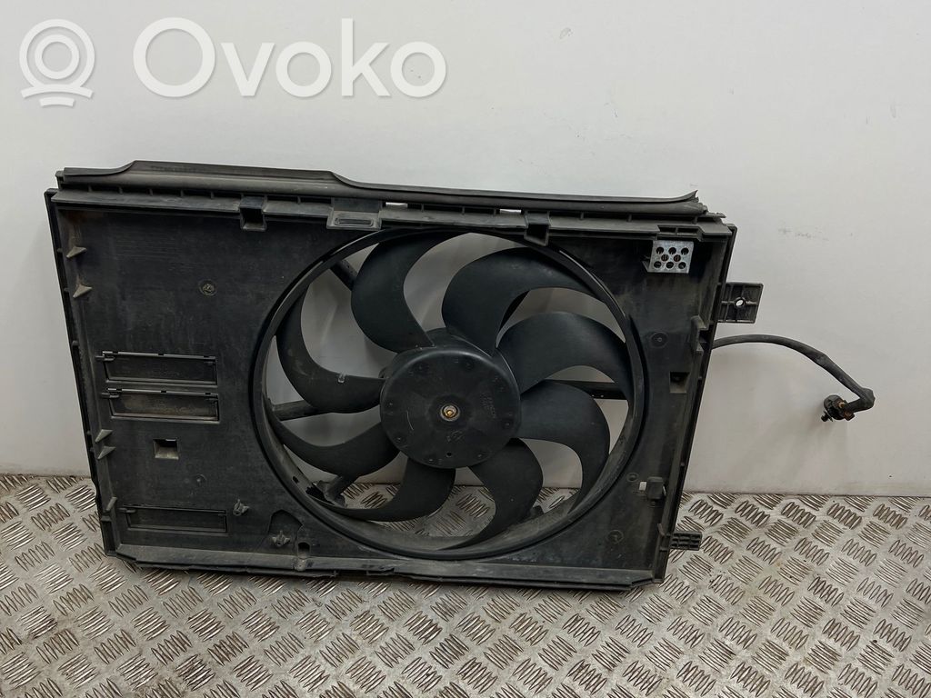 Peugeot 5008 II Radiator cooling fan shroud 