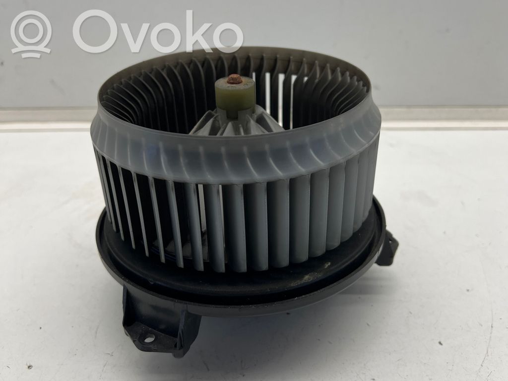 Toyota Auris E180 Mazā radiatora ventilators 