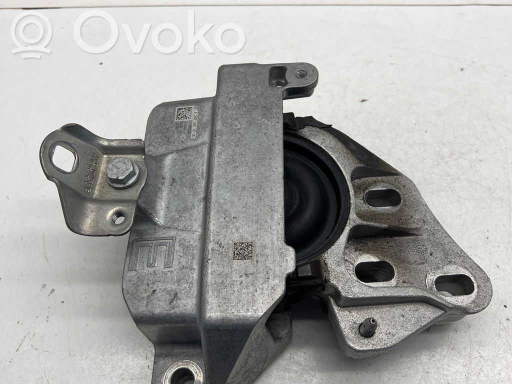 Mercedes-Benz EQA Engine mount bracket 