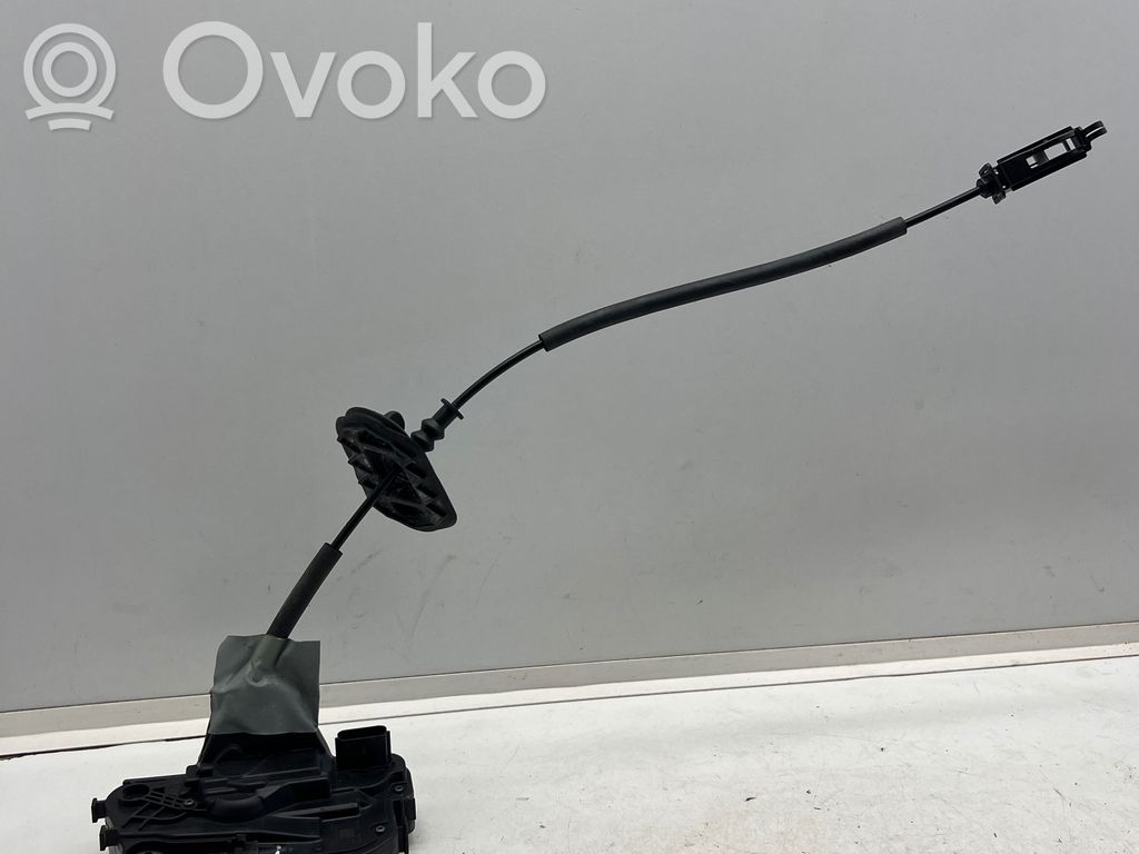 Ford Focus Priekšpusē slēdzene 