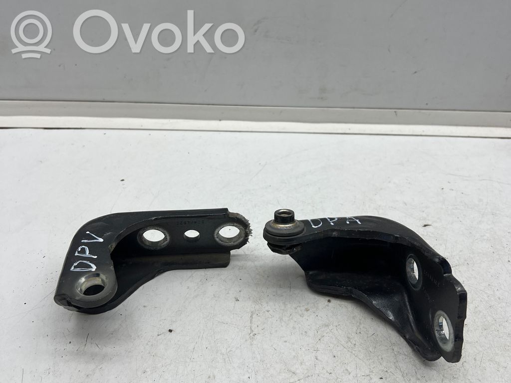 Front door upper hinge   2280022