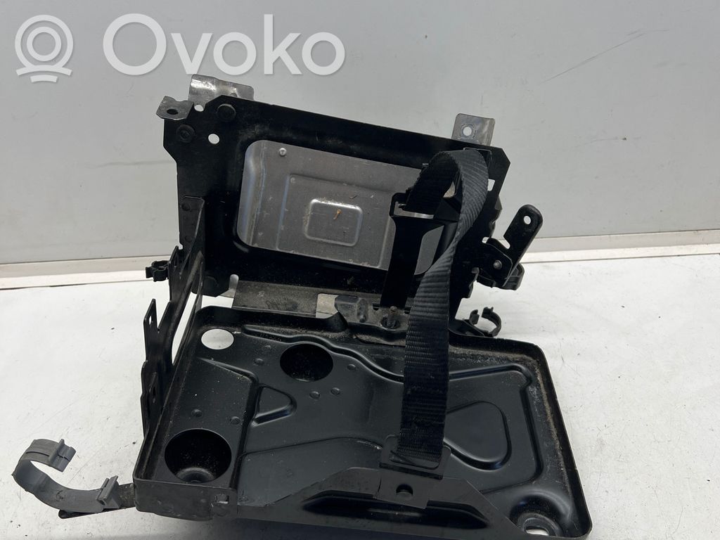 Jeep Compass Akkulaatikon alusta 