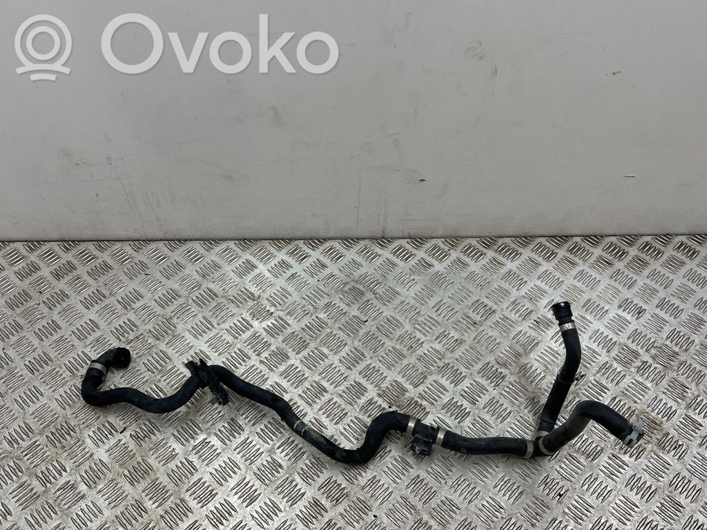 BMW X1 U11 Conductă/furtun lichid de răcire motor 