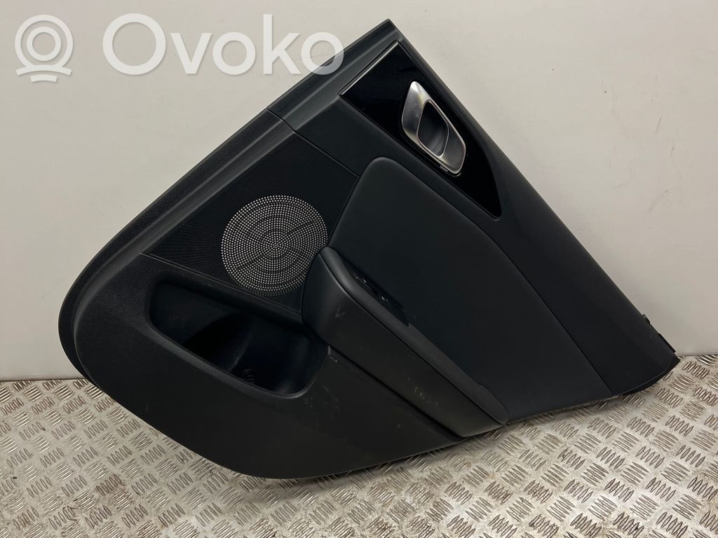 KIA Ceed Apšuvums aizmugurējām durvīm 