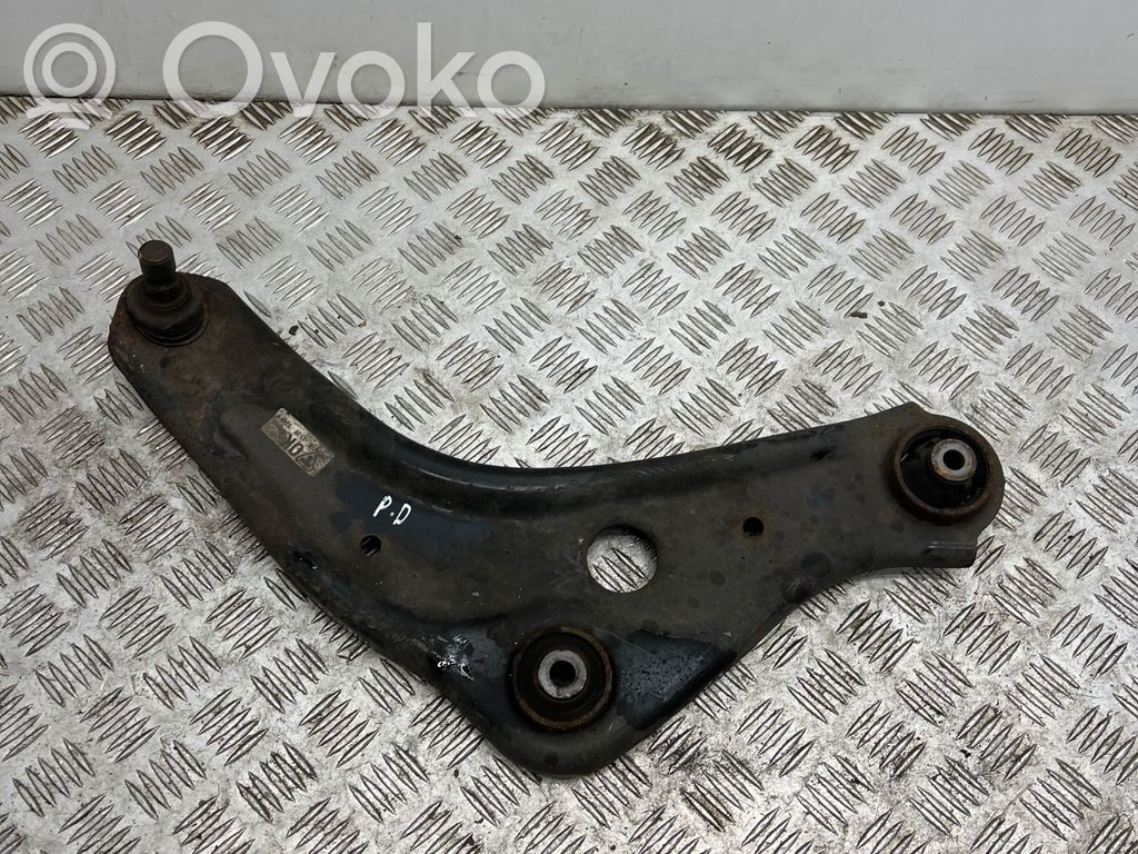 Nissan Qashqai Front lower control arm/wishbone 