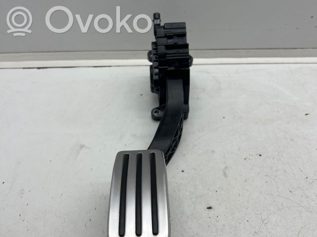 Tesla Model X Akceleratoriaus pedalas 