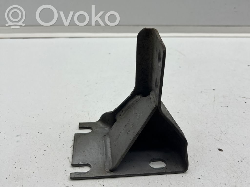Nissan Qashqai Engine mounting bracket 