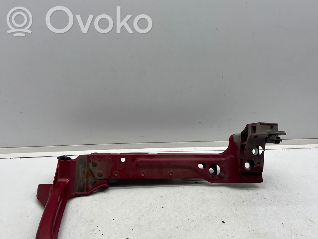 Jaguar XE Headlight/headlamp mounting bracket 