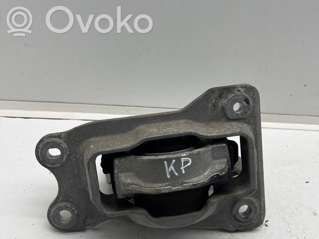 Volvo XC90 Engine mount bracket 