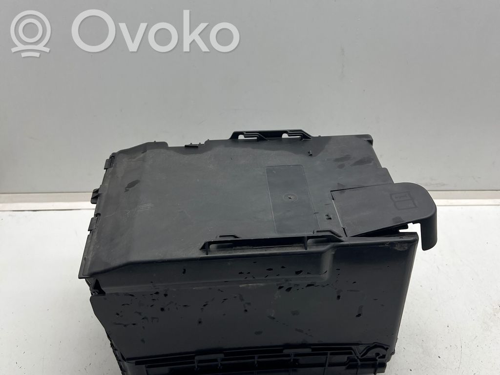 Akumuliatoriaus dėžė   9801801880