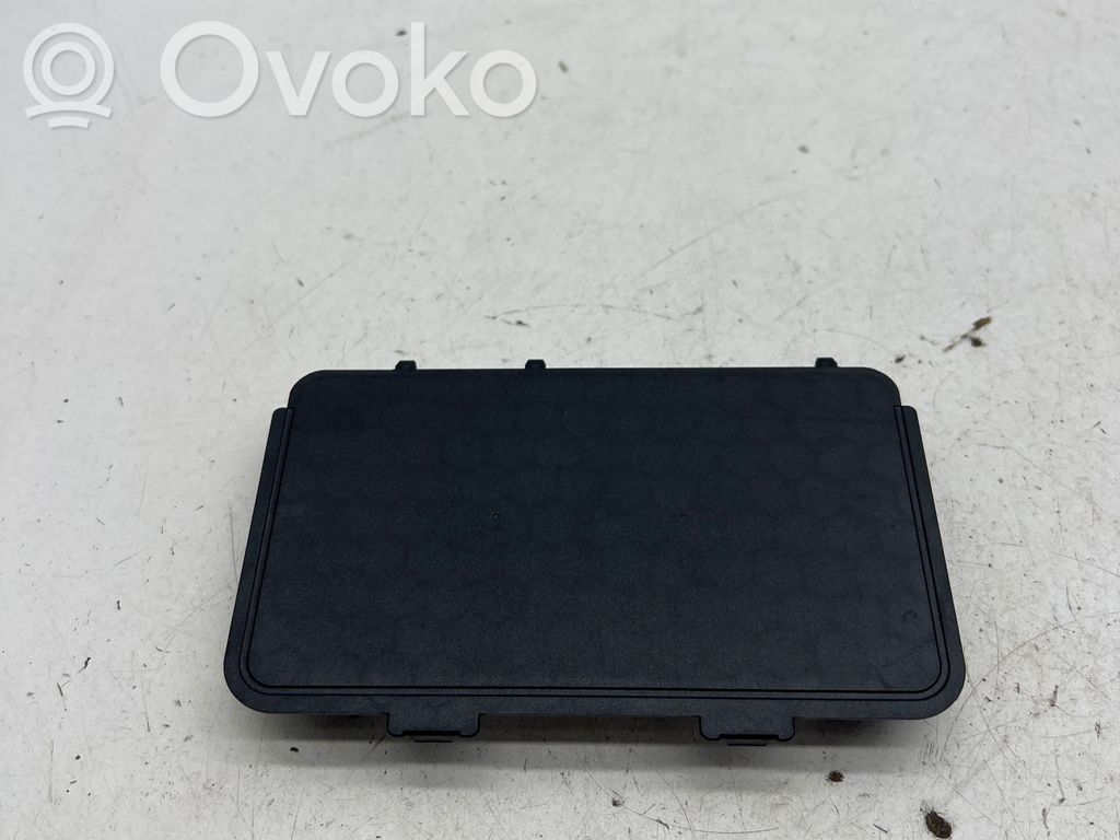 Volkswagen Golf VIII Wireless charging module 