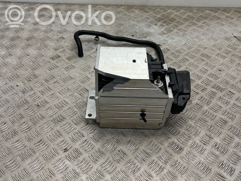 Audi A4 S4 B9 8W Akku 