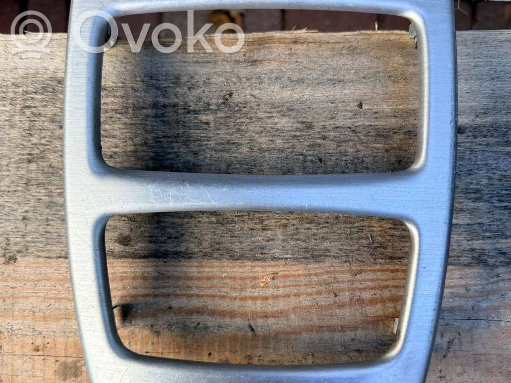 Panel trim   9147395