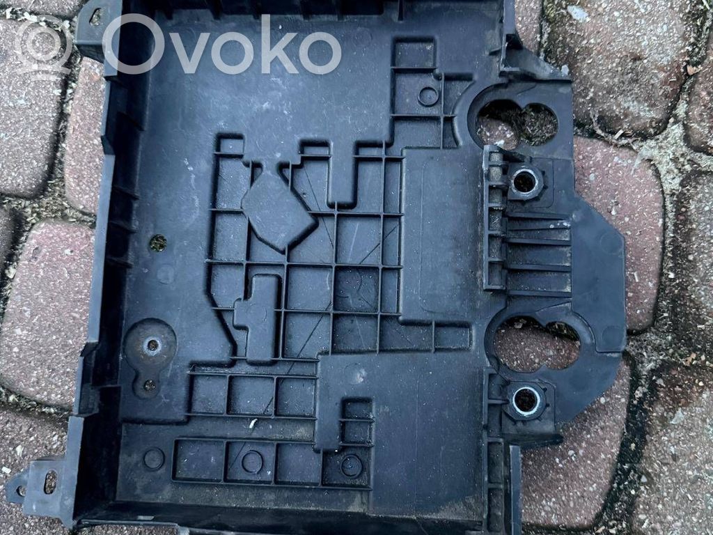 Renault Clio III Battery box tray 