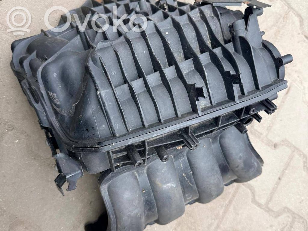 BMW 1 E81 E87 Intake manifold 