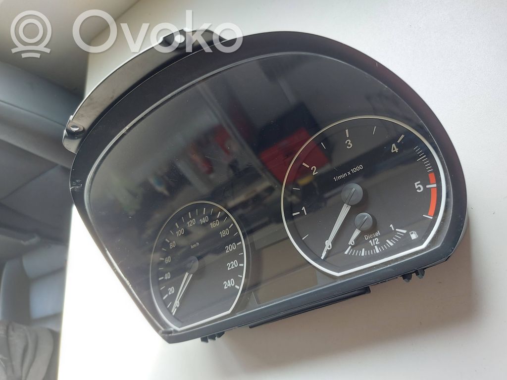 BMW 1 E81 E87 Spidometras (prietaisų skydelis) 