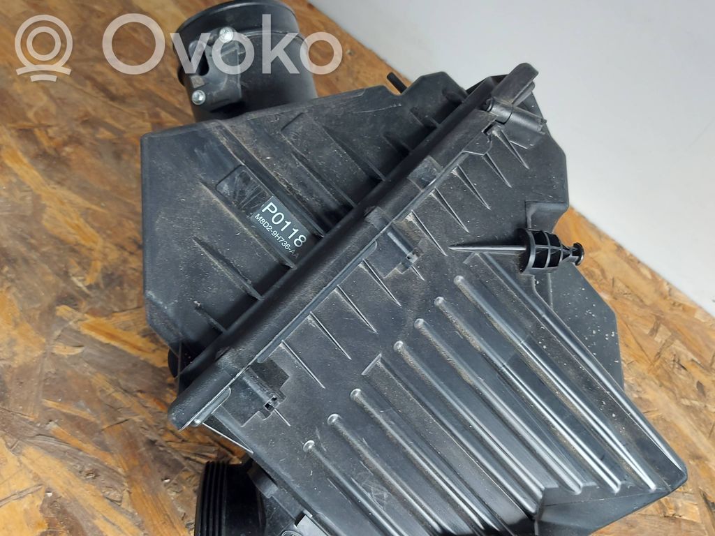 Air filter box   M8D29H736AA