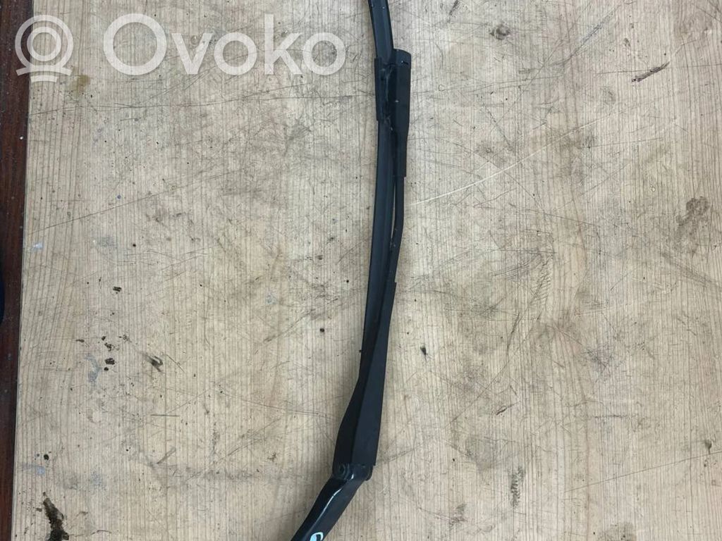 BMW 3 E90 E91 Front wiper blade arm 