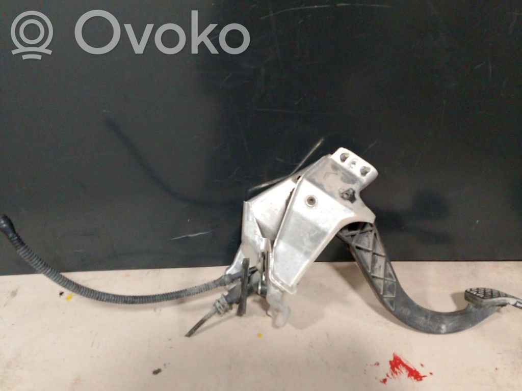 Pedal de embrague   9156593