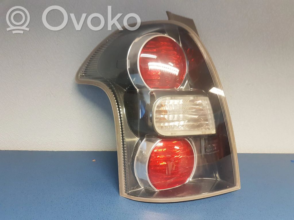 Toyota Corolla Verso AR10 Lampa tylna 
