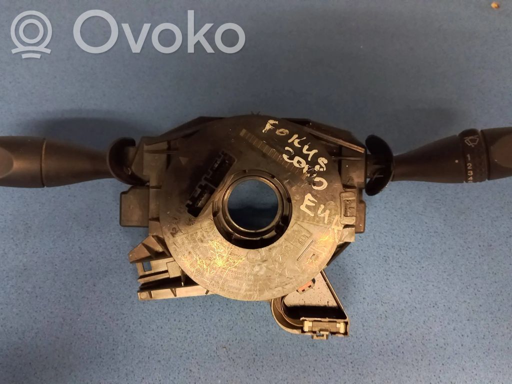 Ford Focus Pyyhkimen/suuntavilkun vipukytkin 