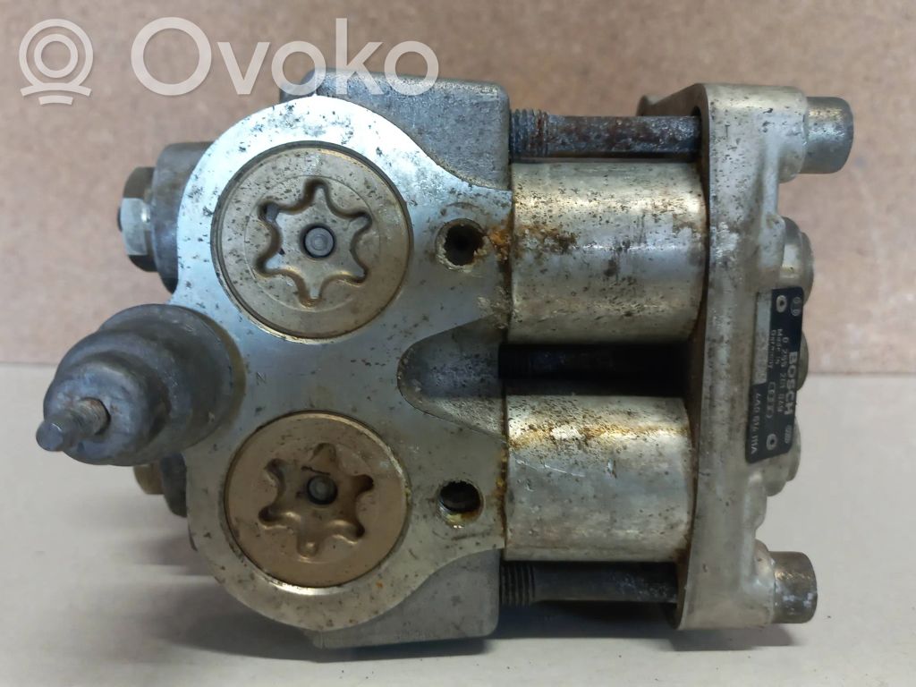 Audi 80 90 S2 B4 ABS Pump 