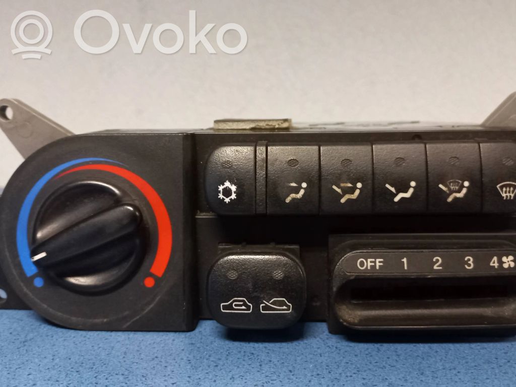 Hyundai H-1, Starex, Satellite Panel klimatyzacji 