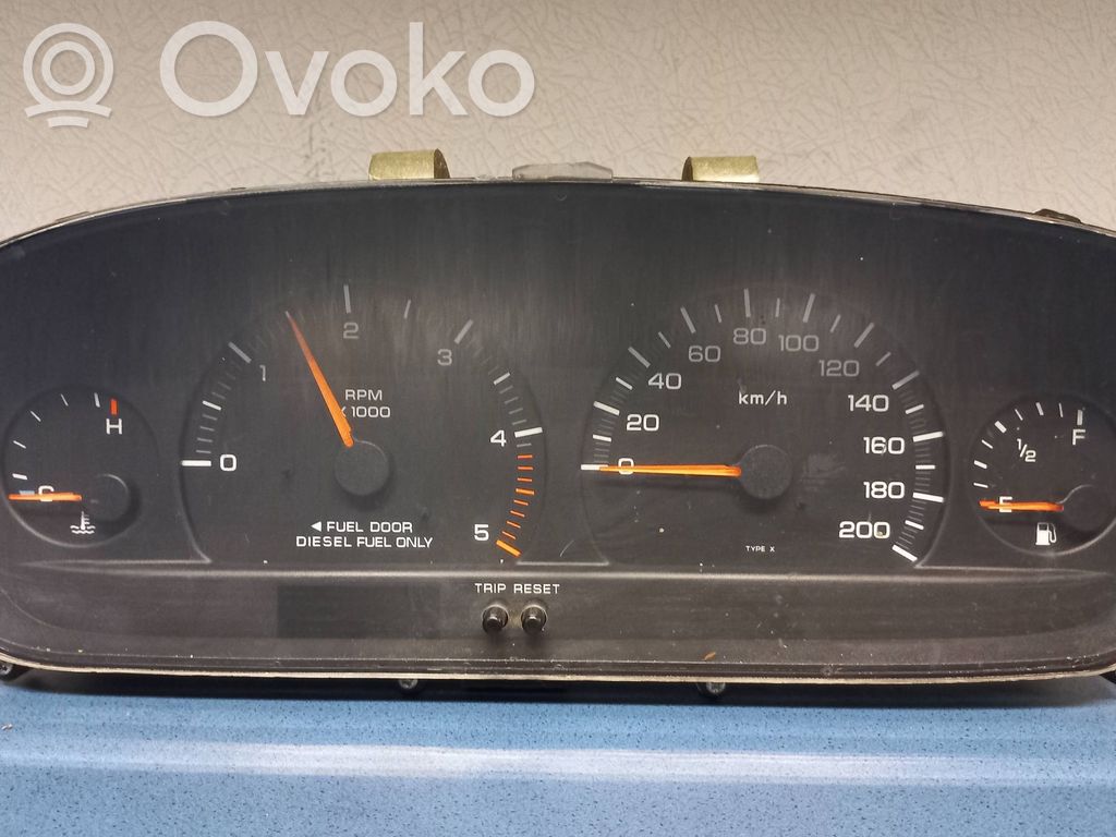 Chrysler Voyager Licznik / Prędkościomierz 