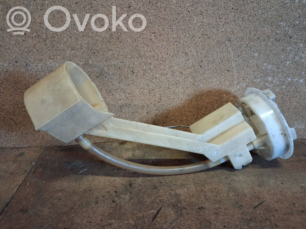 Audi A4 S4 B5 8D Polttoainesäiliön pumppu 