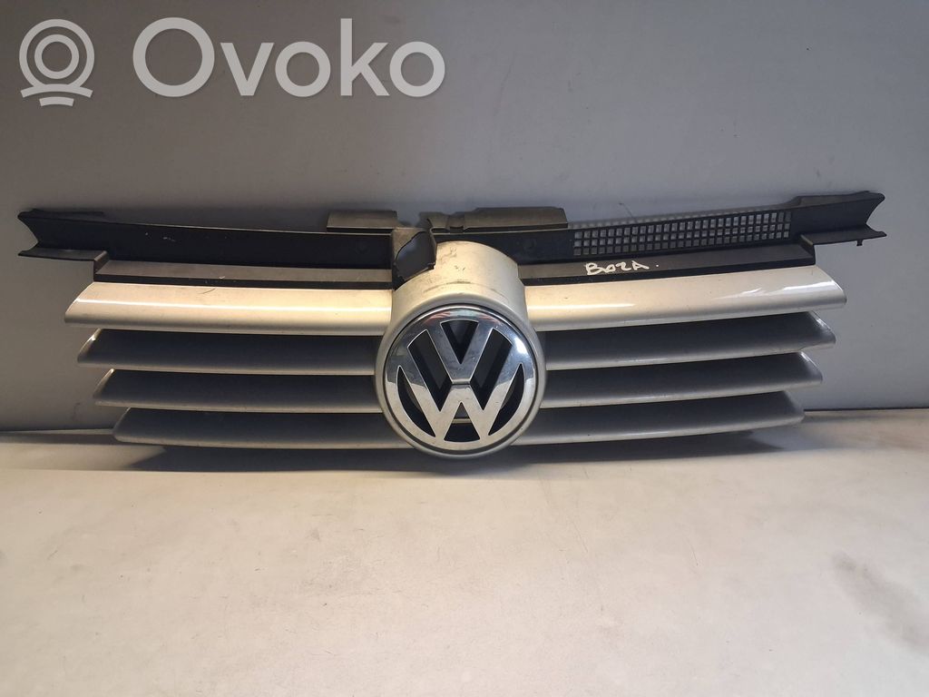Volkswagen Bora Etusäleikkö 