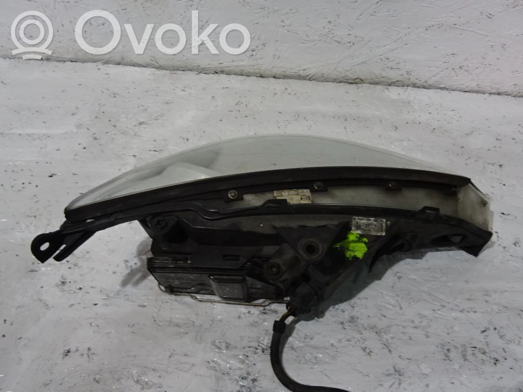 Ford Focus Headlight/headlamp 
